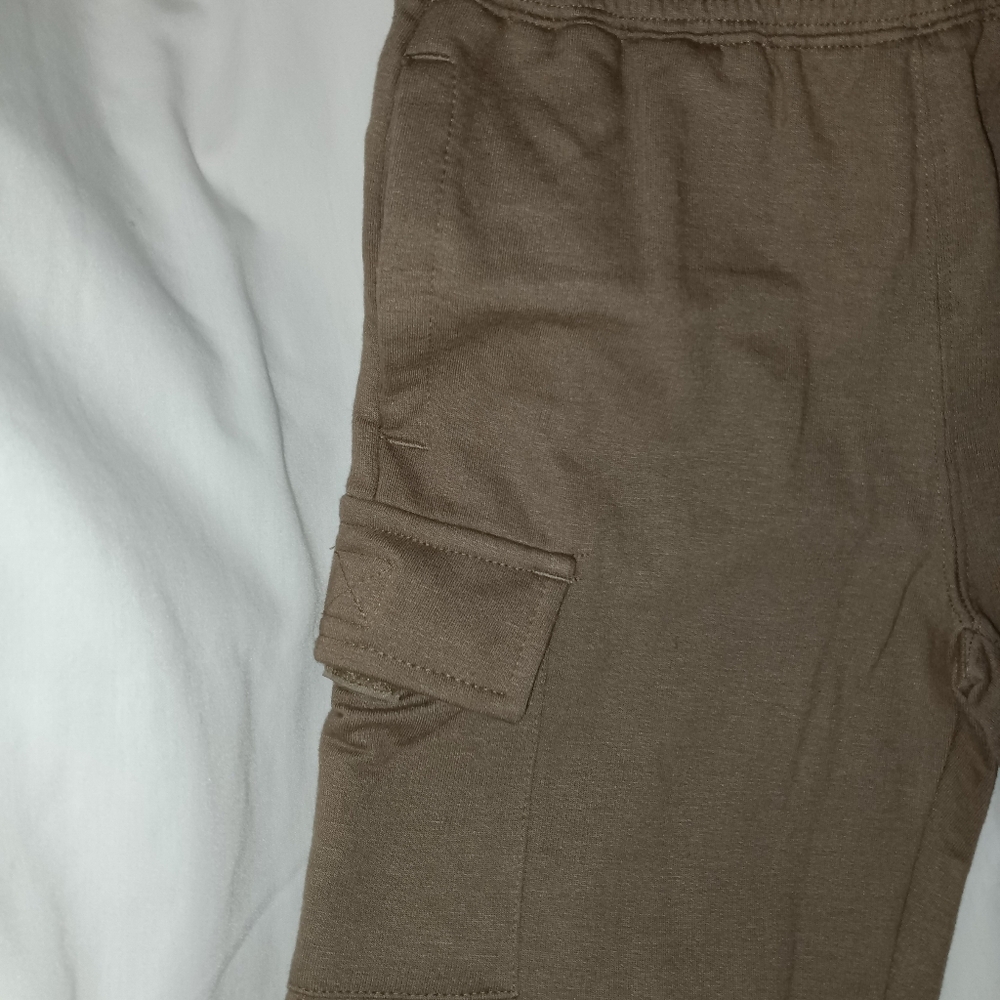 New Balance Brown Cargo Shorts - Picture 6 of 8